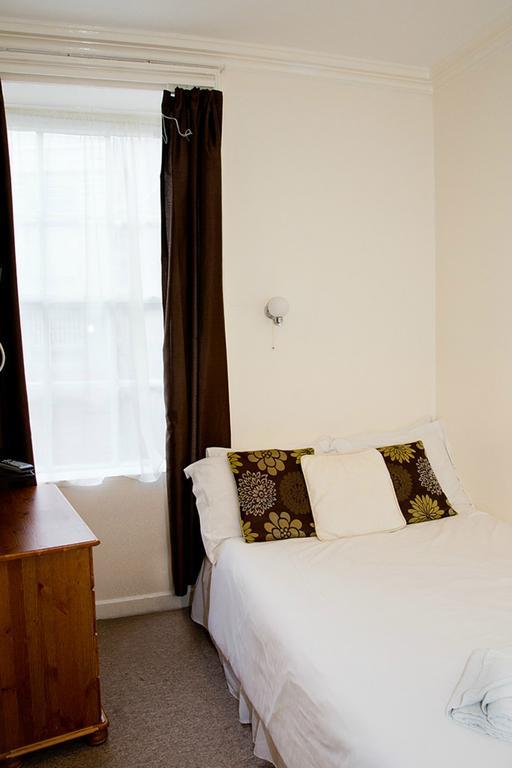 Rooms @The Nook Cocktail Bar Weymouth Bilik gambar