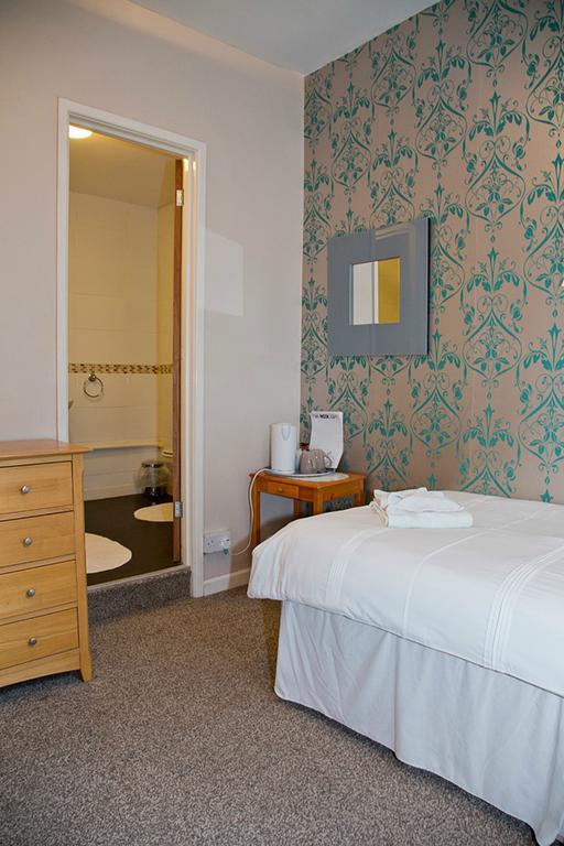Rooms @The Nook Cocktail Bar Weymouth Bilik gambar